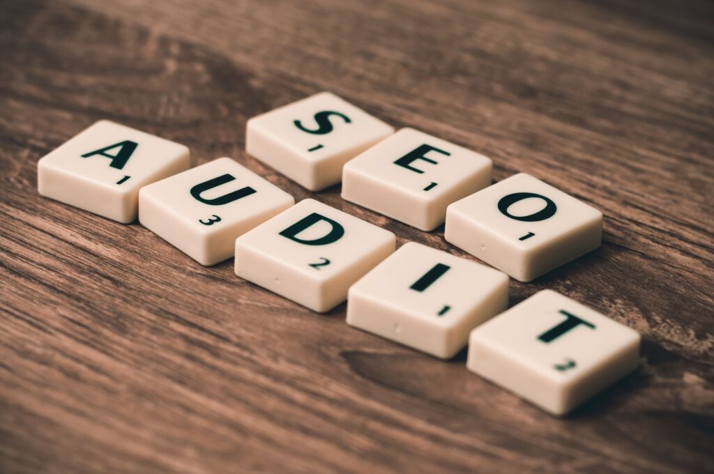 audit en électricité mot Scrabble