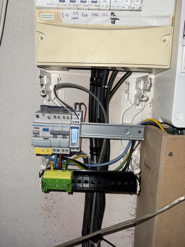 Création du circuit électrique dédié à la borne de recharge