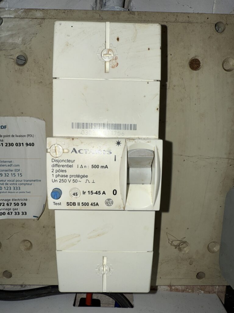 Préparation du raccordement électrique avant pose de la borne