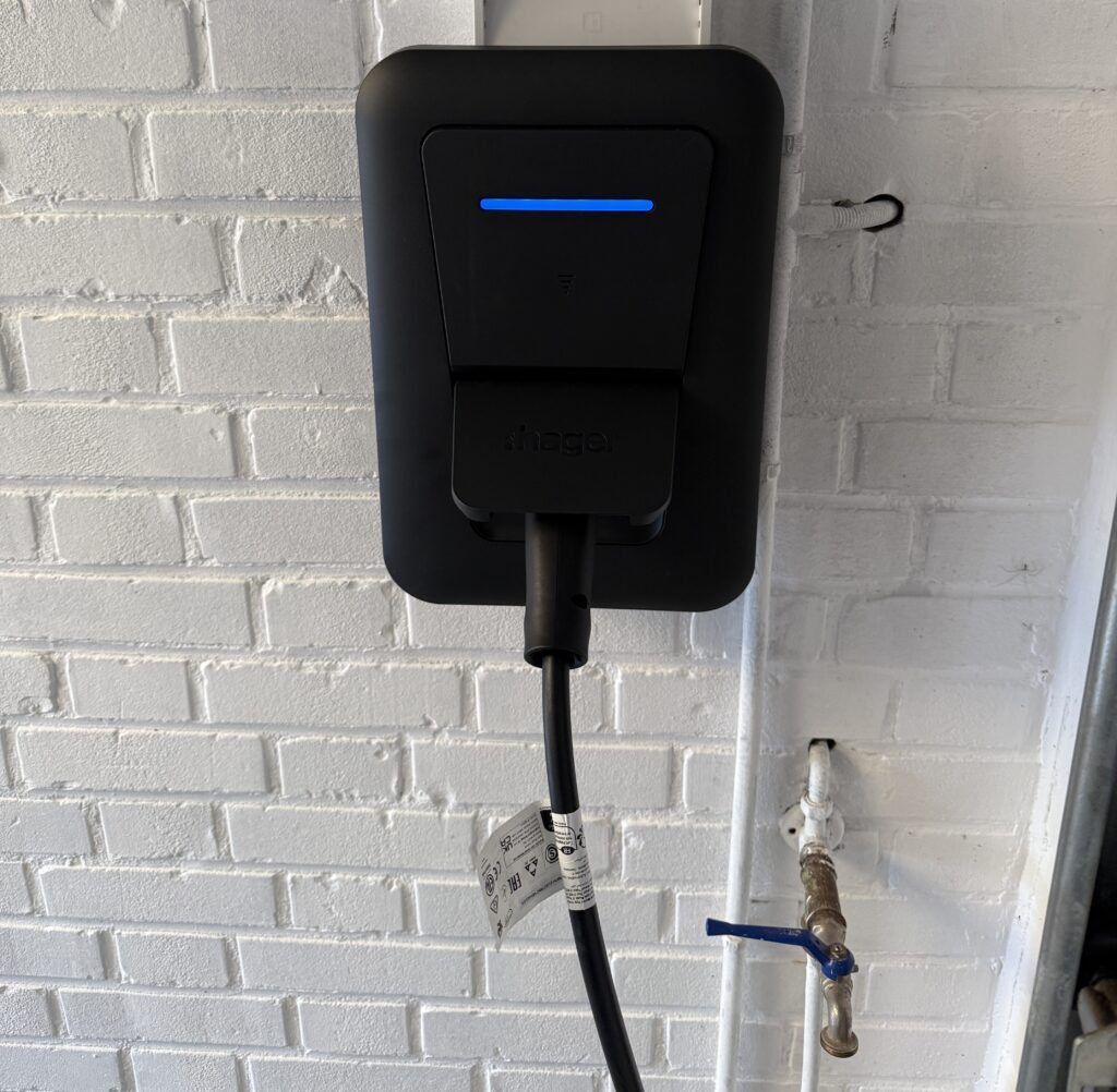 Installation d’une borne de recharge Hager pour véhicule électrique