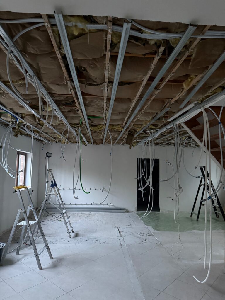 Création et passage des réseaux électriques lors d’une rénovation complète