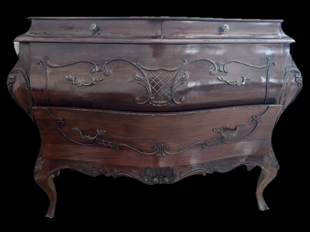ancien meuble à rénover à restaurer acquisition en brocante